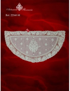 Mantilla de Media Luna