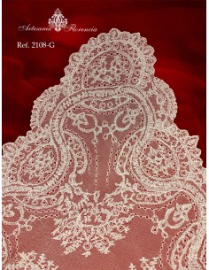 Mantilla de Media Luna 2