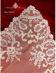 Mantilla de Media Luna 2